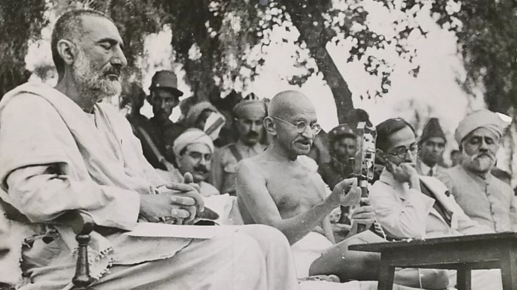 khan abdul ghaffar khan with Gandhi 